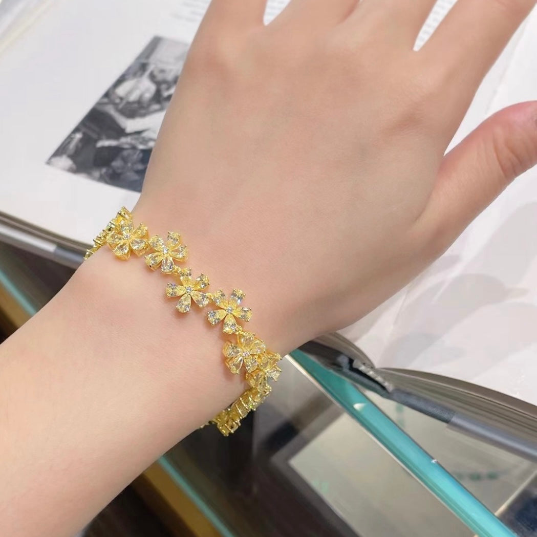 Daisy Gold Bracelet