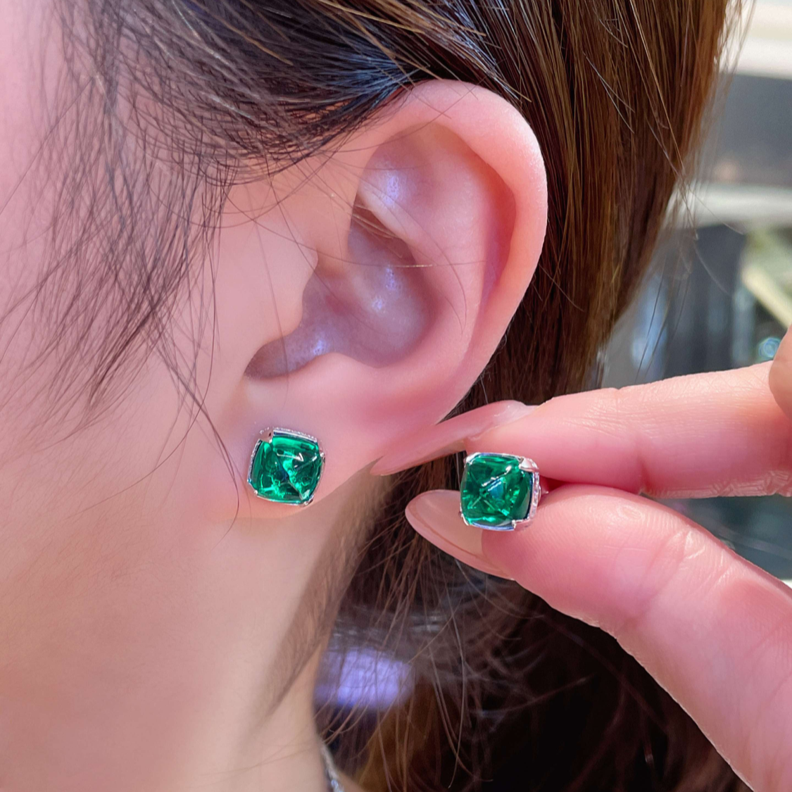 Emerald Cabochon Stud Earrings