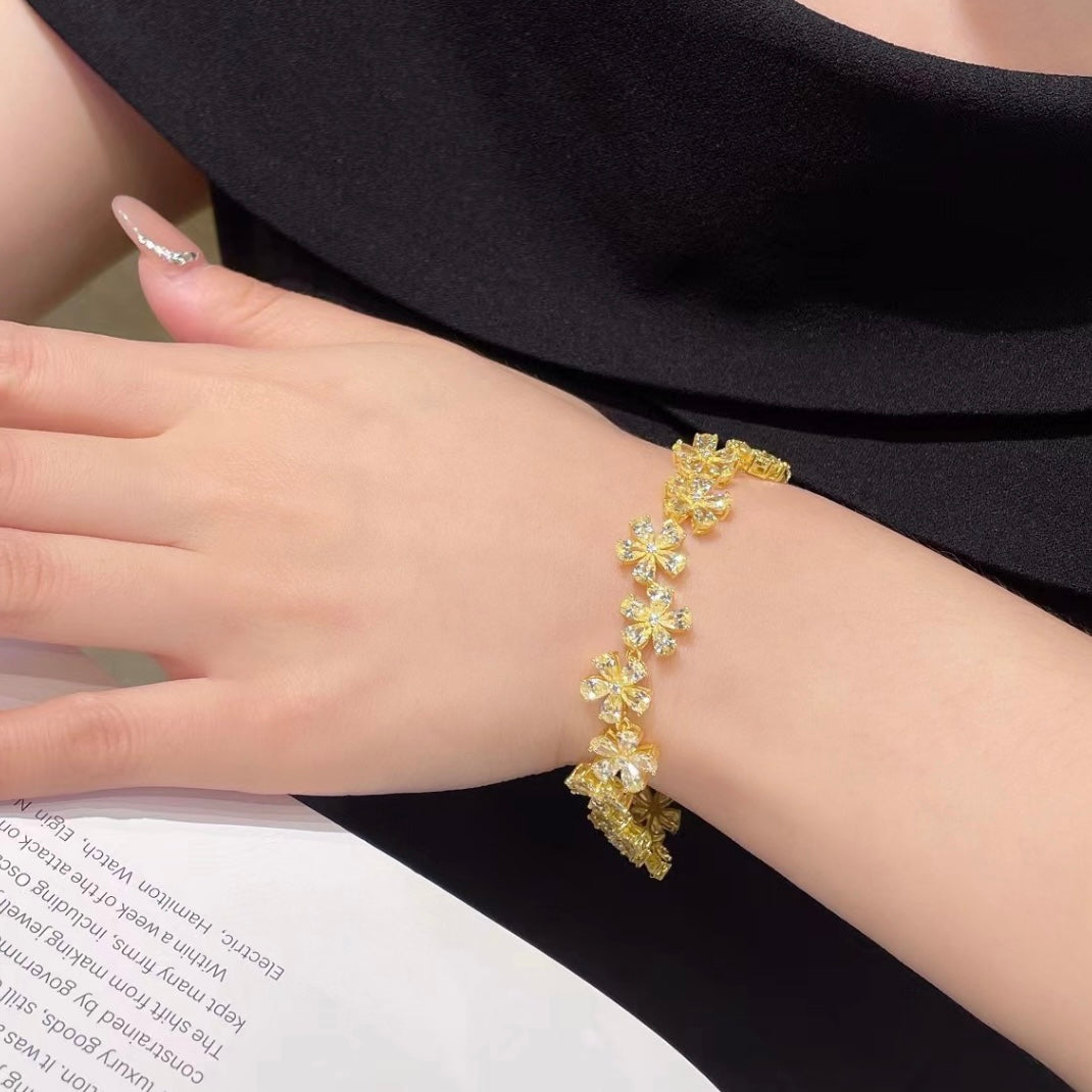 Daisy Diamond Gold Bracelet